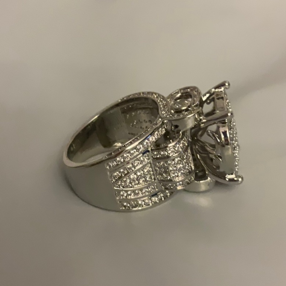 New sterling Silver CZ heart ring size 8. - Picture 2 of 7